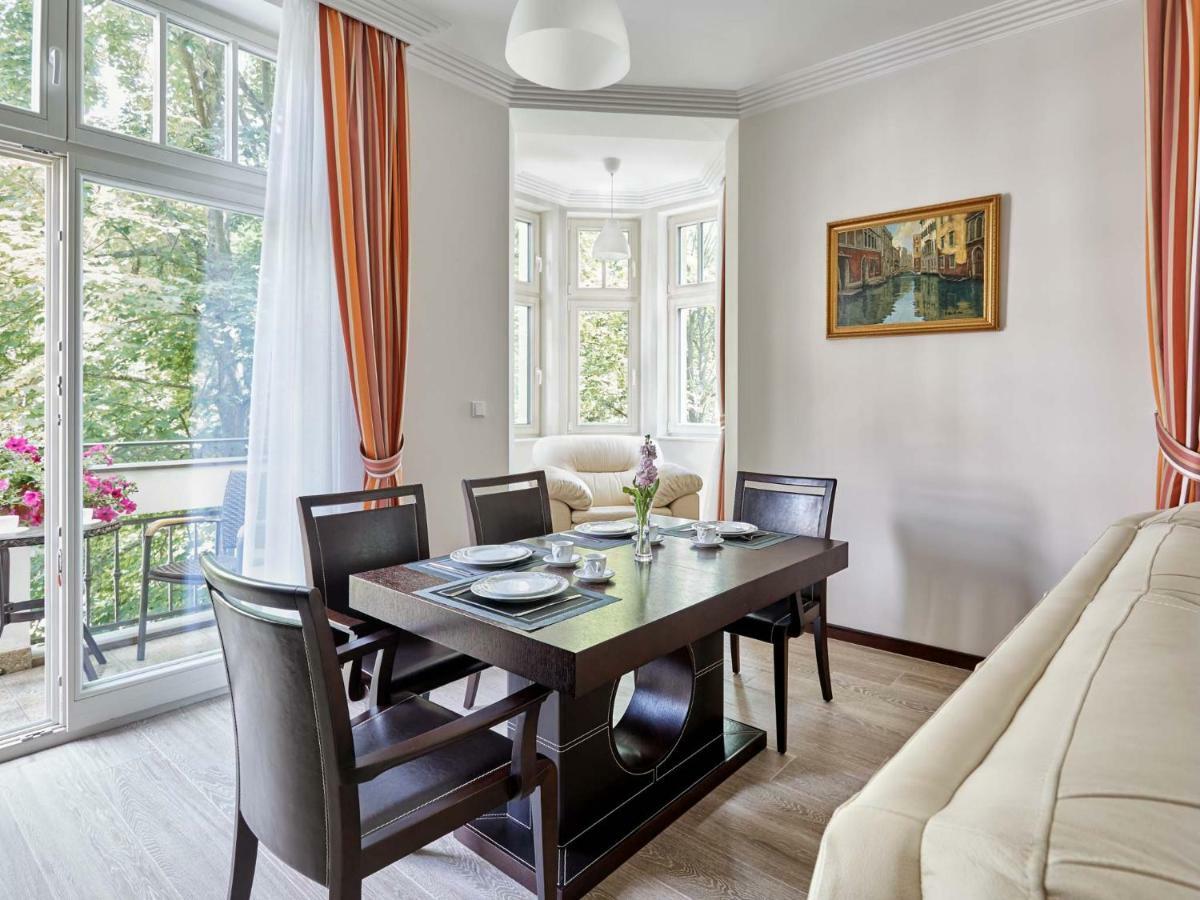 Apartment Villa Dionysus Κάρλοβι Βάρι Εξωτερικό φωτογραφία